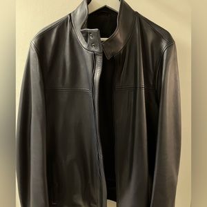 BNWOT Beautiful Hugo Boss men’s calfskin jacket. Size 40